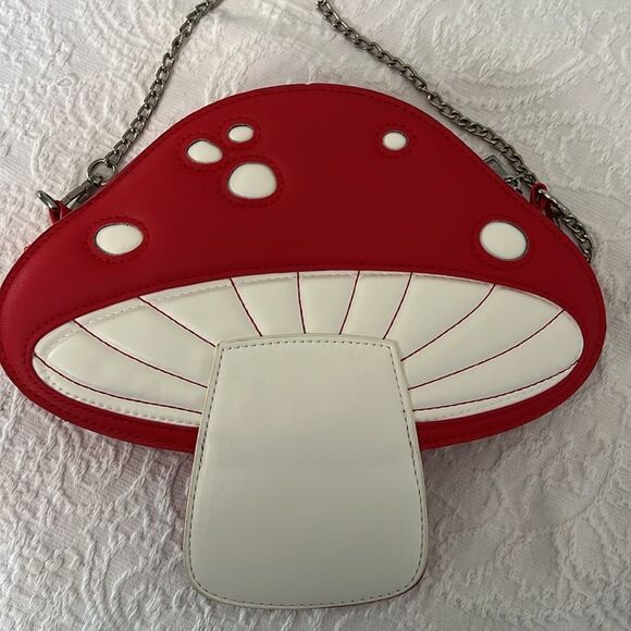 Red and White Mushroom-Shaped shoulder bag - Picture 8 of 11